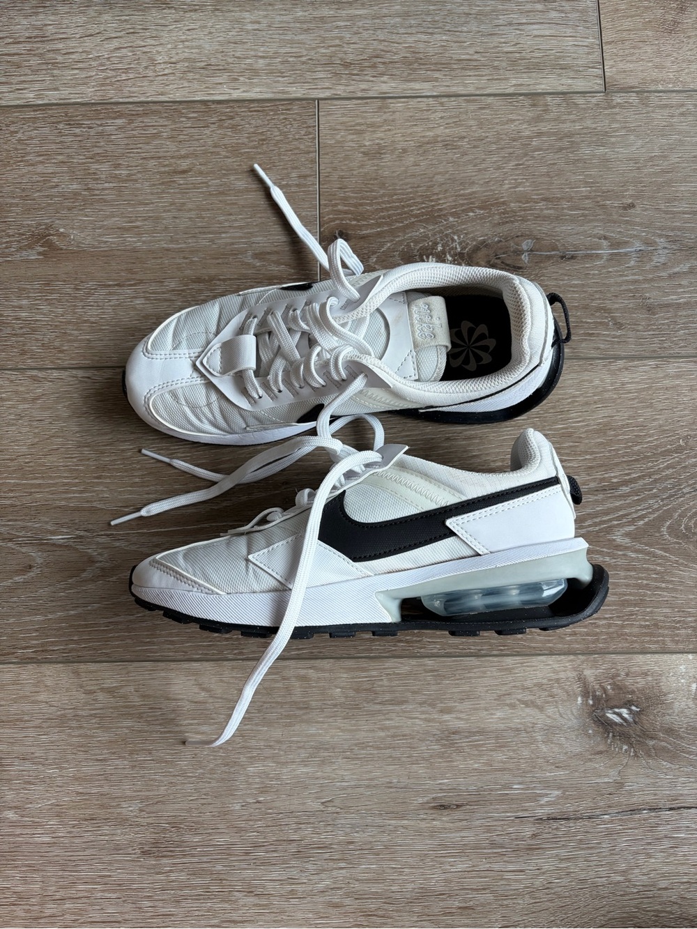 Nike White Sneakers with Black Swoosh sz. 6